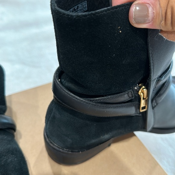 Authentic UGG ANKLE BOOTS SIZE 8 - Picture 11 of 12